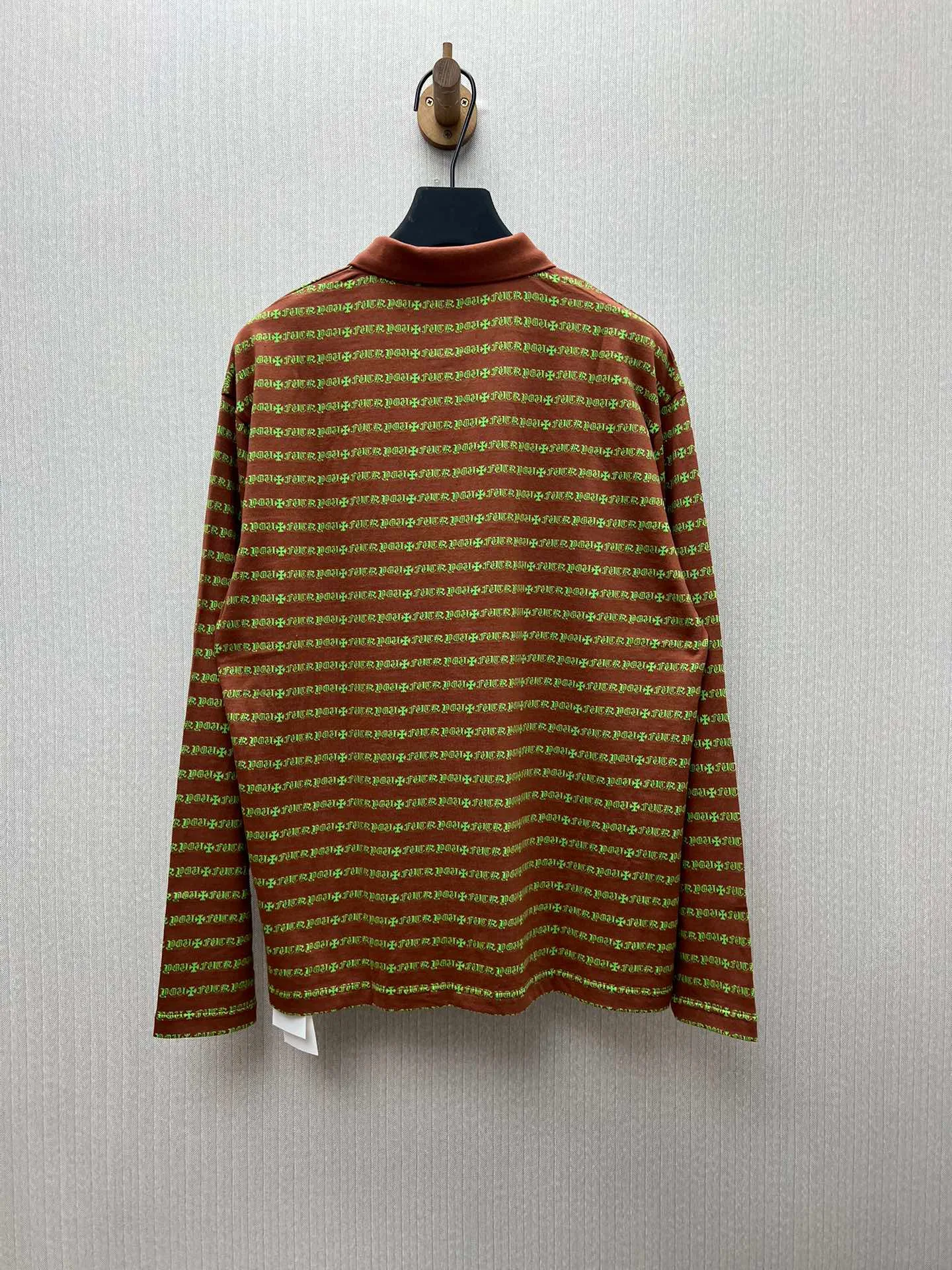 🅿️430 Croix Heart 25 Ss striped POLO long sleeves. Minimum order of 1,000 meters for yarn-dyed fabric. Expensive. The embroidery uses imported Tajima embroidery machine. The collar leather tag is made of imported lambskin. The hardware is made of real antique silver. The cost is extremely expensive. Size: S.M.L